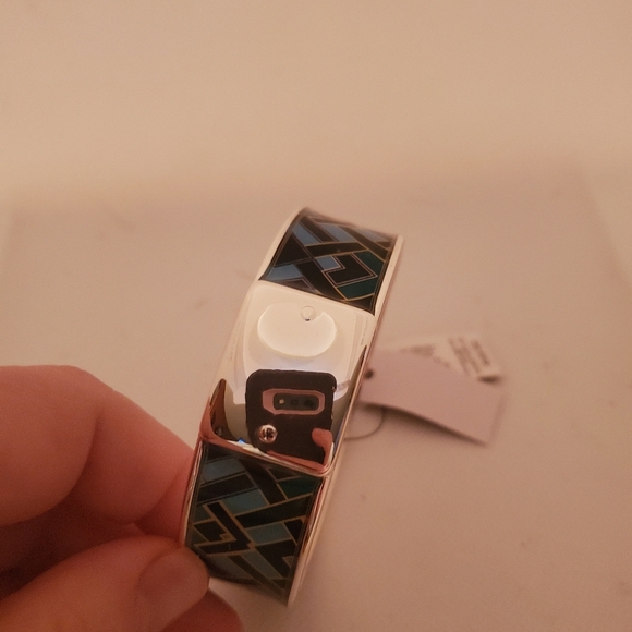 Chico's Silver and Enamel Bangle Bracelet with Chevron Design NWT - Picture 3 of 8